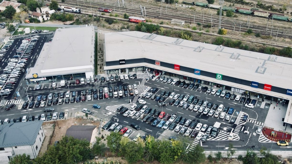 News Article Cushman & Wakefield Echinox Funshop Retail Park retail park Romania Scallier
