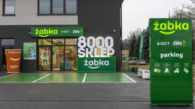 News Article franchise Poland retail Żabka
