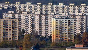 News Hungarian housing market shows further decline in October 
