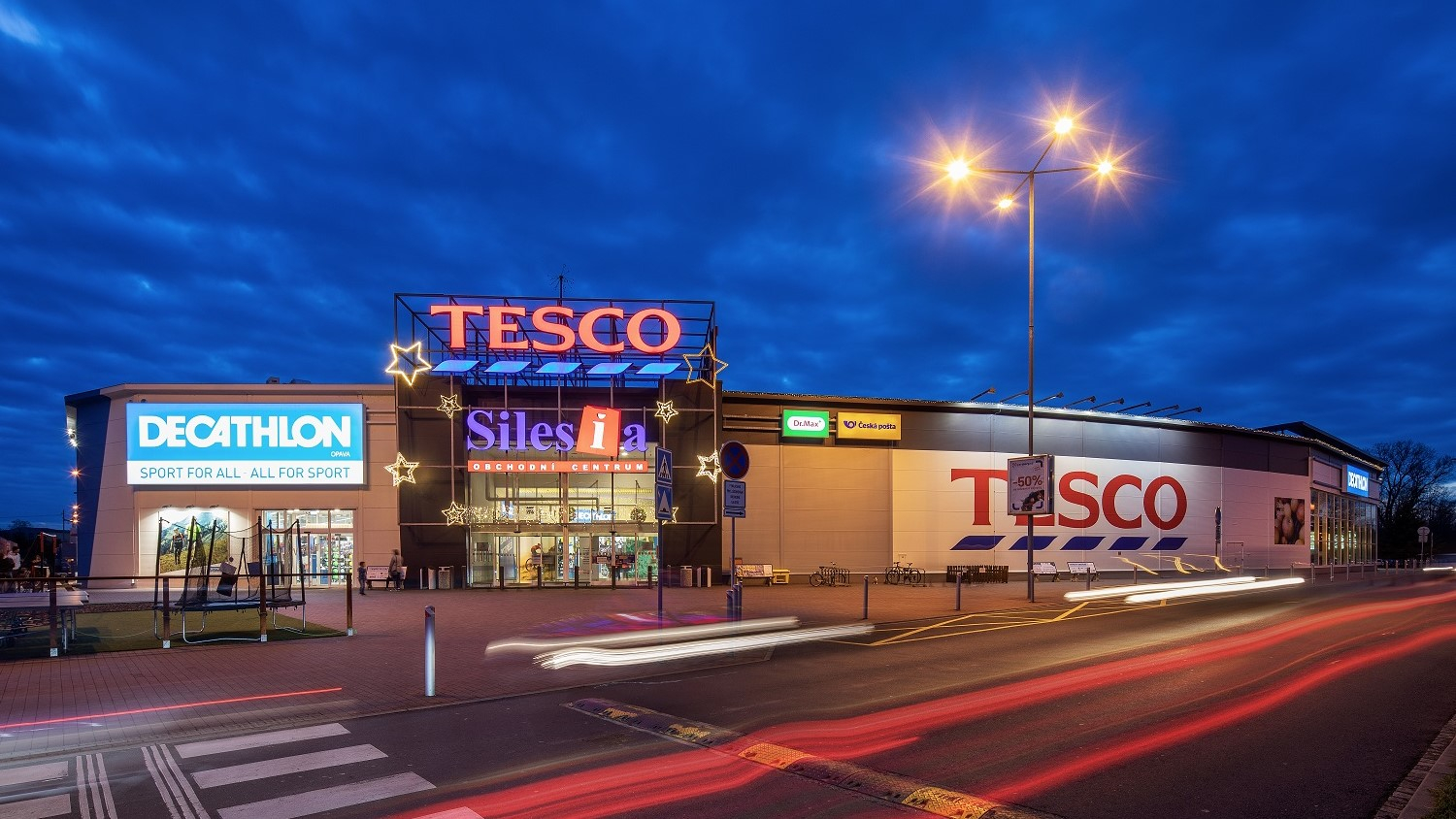 News Article Adventum Group Cushman&Wakefield Czech Republic lease retail park shopping centres Tesco