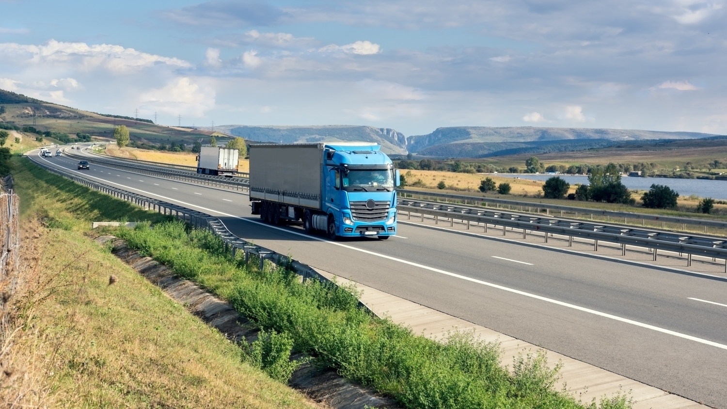 News Article industrial JLL logistics report Romania