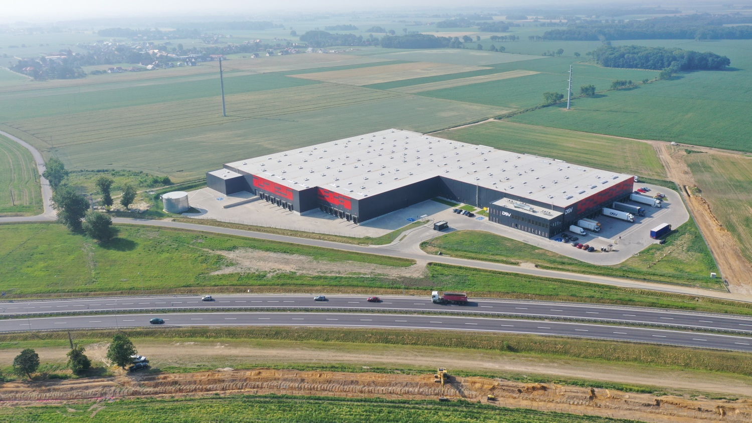 News Article 7R career industrial logistics Poland warehouse