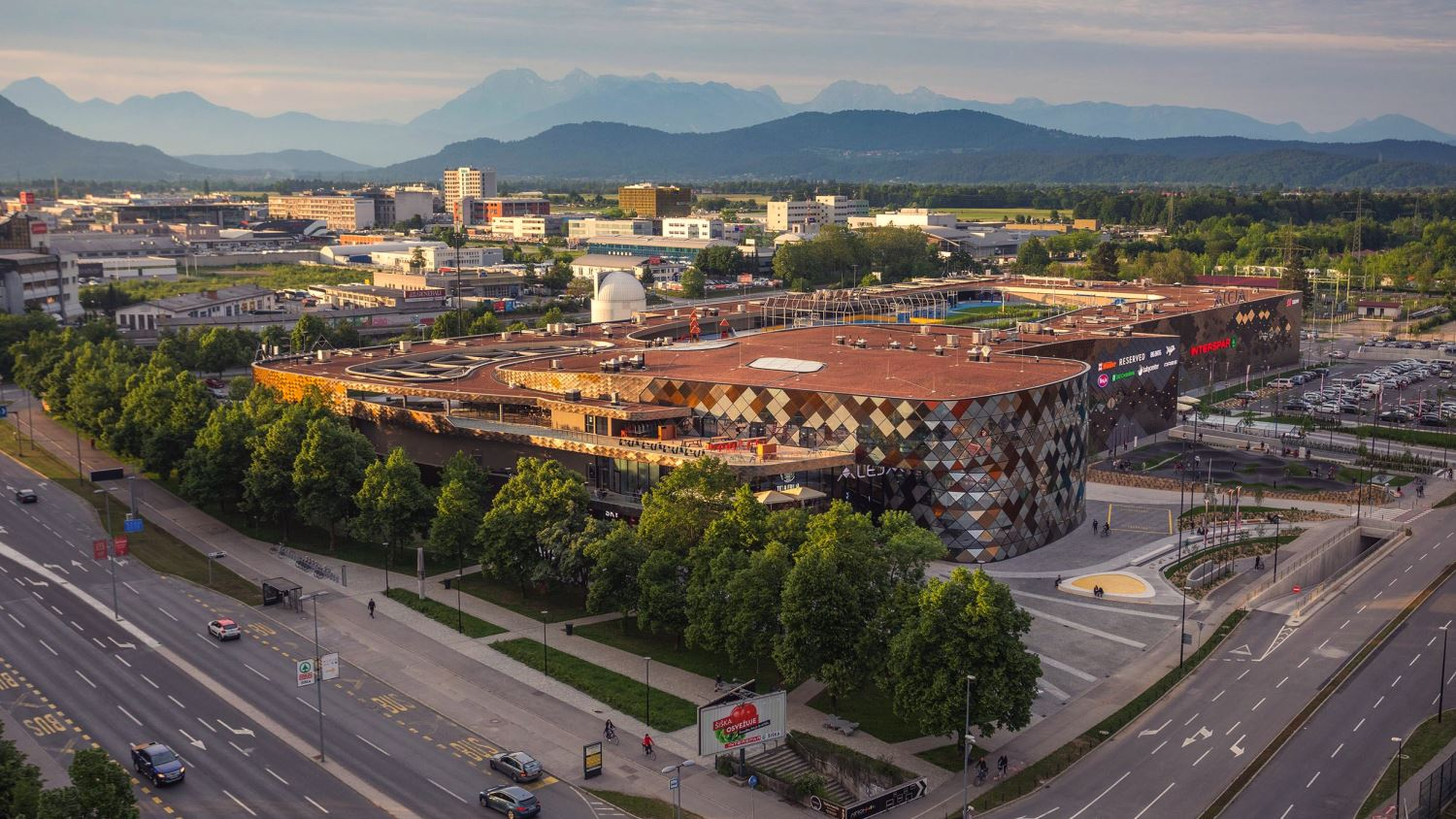 News Article Ljubljana mall opening retail SEE SES shopping Slovenia