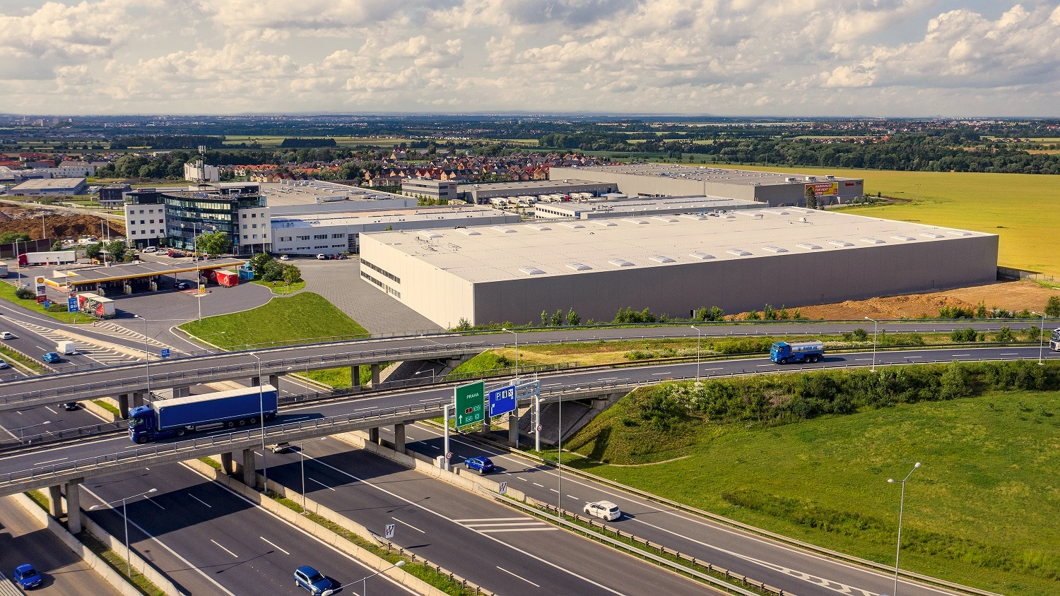 News Article CTP Cushman&Wakefield Czech Republic industrial lease logistics Prague warehouse