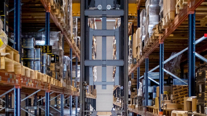 News E-commerce calls fall taller warehouses