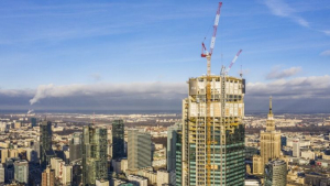 News Varso Tower topped out at a record-breaking height