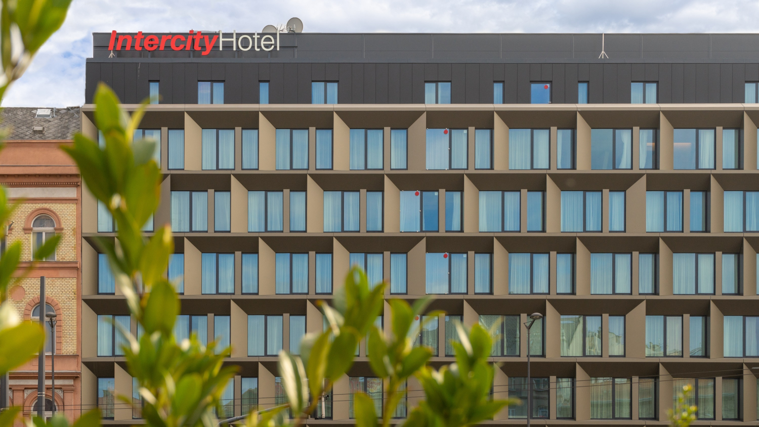 News Article B&L Group Budapest Deutsche Hospitality hotel Hungary opening